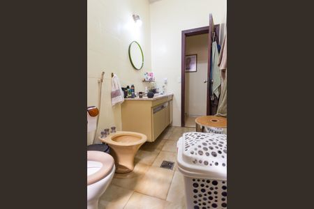 Casa à venda com 1272m², 4 quartos e 4 vagasBanheiro Social / semi suite 