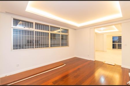 Apartamento à venda com 268m², 4 quartos e 4 vagas