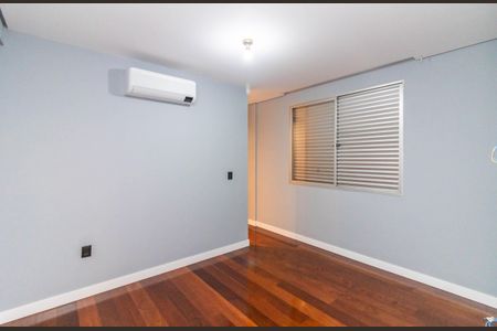 Apartamento à venda com 268m², 4 quartos e 4 vagas