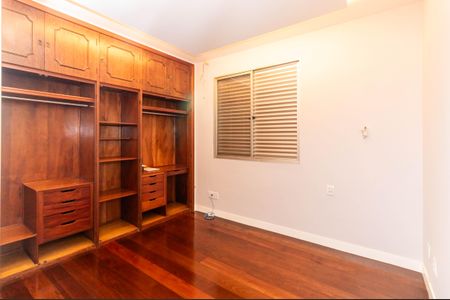 Apartamento à venda com 268m², 4 quartos e 4 vagas