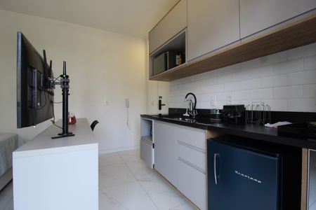 Cozinha de kitnet/studio à venda com 1 quarto, 25m² em Indianópolis, São Paulo