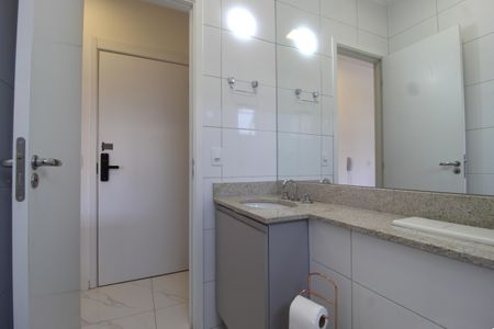 Banheiro de kitnet/studio à venda com 1 quarto, 25m² em Indianópolis, São Paulo