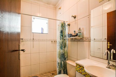 Casa à venda com 150m², 3 quartos e 2 vagas Casa à venda com 150m², 3 quartos e 2 vagasBanheiro Corredor