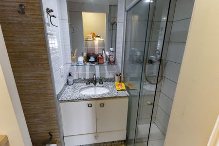 Apartamento para alugar com 64m², 2 quartos e 1 vaga Apartamento para alugar com 64m², 2 quartos e 1 vagaBanheiro da Suíte