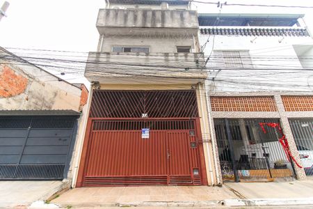 Casa para alugar com 80m², 2 quartos e sem vagaFachada + Placa