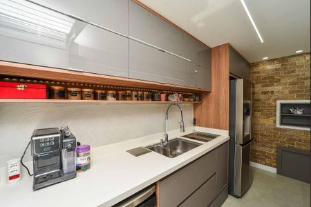 Apartamento à venda com 67m², 2 quartos e 2 vagas Apartamento à venda com 67m², 2 quartos e 2 vagasCozinha e Área de Serviço