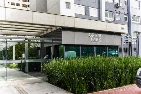 Apartamento à venda com 67m², 2 quartos e 2 vagas Apartamento à venda com 67m², 2 quartos e 2 vagasFachada e portaria