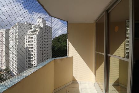 Varanda de apartamento para alugar com 2 quartos, 65m² em Centro, Guarujá