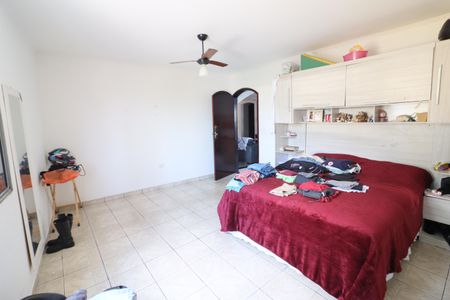 Casa à venda com 300m², 5 quartos e 2 vagasSuíte 1