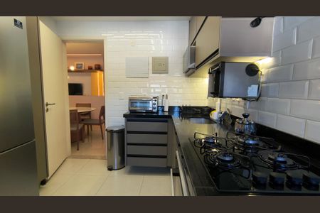 Apartamento à venda com 79m², 3 quartos e 2 vagasCozinha e Área de Serviço 