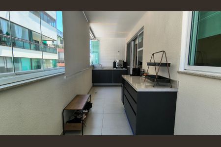 Apartamento à venda com 79m², 3 quartos e 2 vagasVaranda 