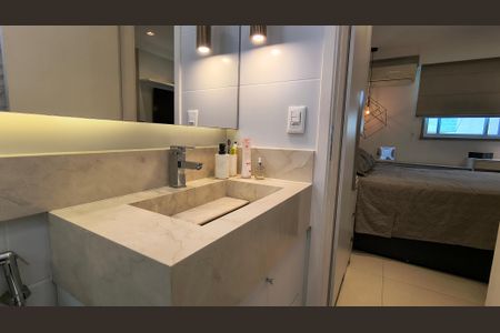 Apartamento à venda com 79m², 3 quartos e 2 vagasBanheiro da Suíte 