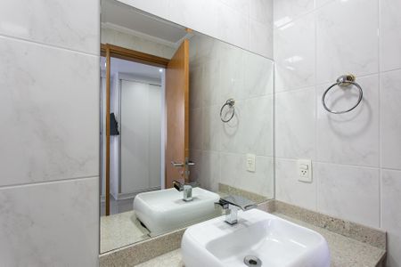 Apartamento à venda com 82m², 3 quartos e 2 vagas Apartamento à venda com 82m², 3 quartos e 2 vagasBanheiro da Suíte