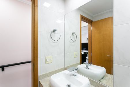 Apartamento à venda com 82m², 3 quartos e 2 vagas Apartamento à venda com 82m², 3 quartos e 2 vagasBanheiro Social
