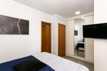 Apartamento à venda com 82m², 3 quartos e 2 vagas Apartamento à venda com 82m², 3 quartos e 2 vagasSuíte