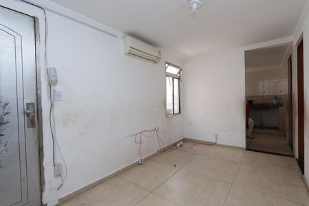 Sala de apartamento para alugar com 2 quartos, 40m² em Conjunto Habitacional Teotonio Vilela, São Paulo