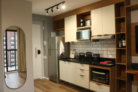 Cozinha de kitnet/studio para alugar com 1 quarto, 26m² em Barra Funda, São Paulo