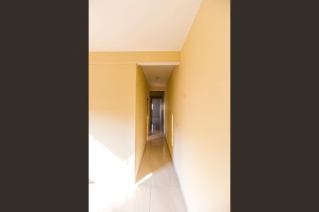 Corredor de casa para alugar com 2 quartos, 110m² em Jardim Maria Beatriz, Carapicuíba