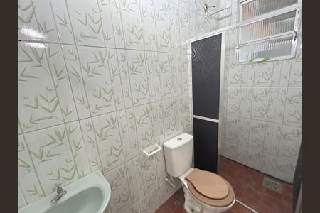 Banheiro de casa para alugar com 1 quarto, 38m² em Osvaldo Cruz, Rio de Janeiro