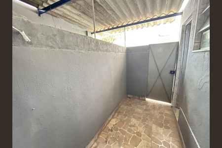Casa para alugar com 38m², 1 quarto e sem vagaÁrea de Serviço