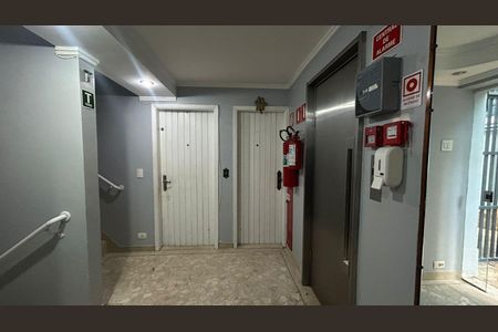 Apartamento para alugar com 73m², 2 quartos e 1 vagaHall social