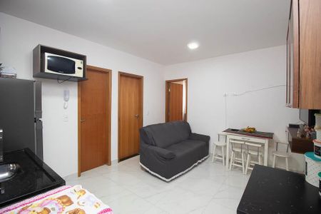 Sala / Cozinha  de kitnet/studio para alugar com 1 quarto, 31m² em Vila Leonor, São Paulo