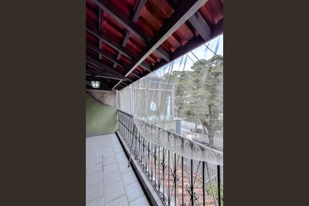 Casa à venda com 220m², 3 quartos e 5 vagasVaranda do Quarto 2