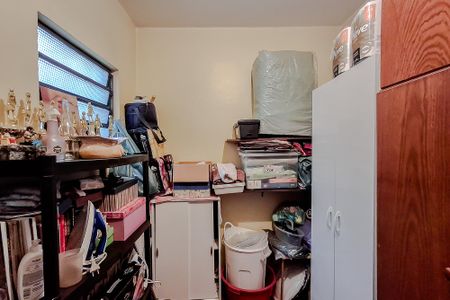 Casa à venda com 220m², 3 quartos e 5 vagasQuarto de Serviço