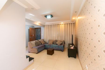 Casa à venda com 109m², 3 quartos e 2 vagasSala