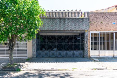 Casa à venda com 109m², 3 quartos e 2 vagasFachada