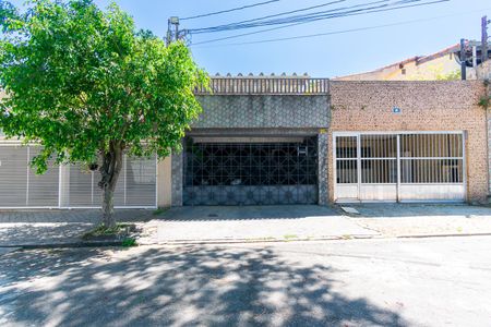 Casa à venda com 109m², 3 quartos e 2 vagasFachada