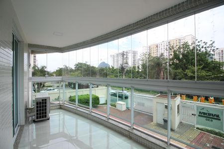Varanda de apartamento para alugar com 3 quartos, 80m² em Barra Olímpica, Rio de Janeiro