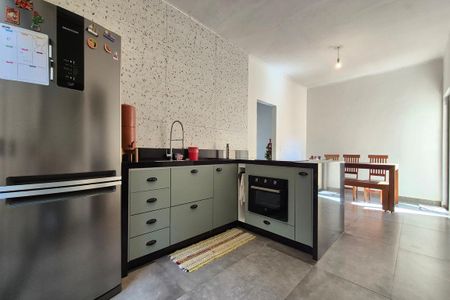 Casa à venda com 190m², 4 quartos e 3 vagas Casa à venda com 190m², 4 quartos e 3 vagasCozinha