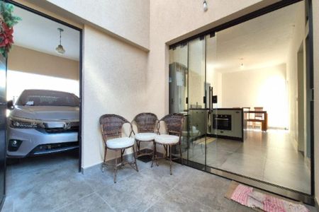 Casa à venda com 190m², 4 quartos e 3 vagas Casa à venda com 190m², 4 quartos e 3 vagasÁrea comum