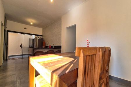 Casa à venda com 190m², 4 quartos e 3 vagas Casa à venda com 190m², 4 quartos e 3 vagasCopa