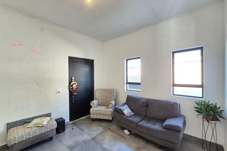 Casa à venda com 190m², 4 quartos e 3 vagas Casa à venda com 190m², 4 quartos e 3 vagasSala