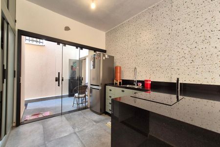 Casa à venda com 190m², 4 quartos e 3 vagas Casa à venda com 190m², 4 quartos e 3 vagasCozinha