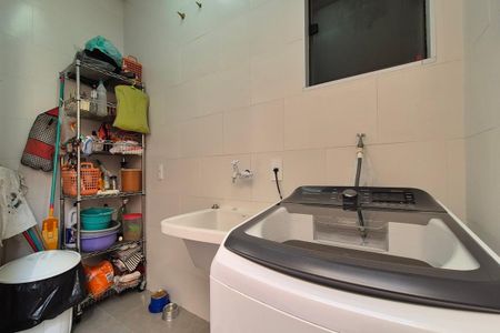 Casa à venda com 190m², 4 quartos e 3 vagas Casa à venda com 190m², 4 quartos e 3 vagasÁrea de Serviço