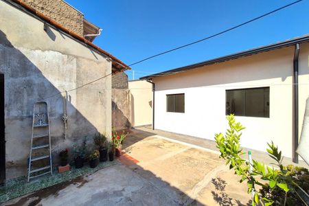 Casa à venda com 190m², 4 quartos e 3 vagas Casa à venda com 190m², 4 quartos e 3 vagasQuintal