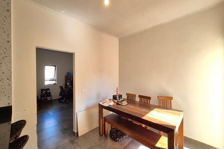 Casa à venda com 190m², 4 quartos e 3 vagas Casa à venda com 190m², 4 quartos e 3 vagasCopa