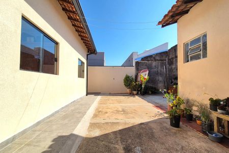 Casa à venda com 190m², 4 quartos e 3 vagas Casa à venda com 190m², 4 quartos e 3 vagasQuintal