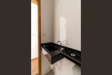 Casa à venda com 126m², 3 quartos e 2 vagas Casa à venda com 126m², 3 quartos e 2 vagasBanheiro