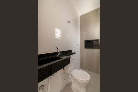 Casa à venda com 126m², 3 quartos e 2 vagas Casa à venda com 126m², 3 quartos e 2 vagasBanheiro