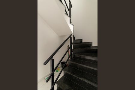 Casa à venda com 126m², 3 quartos e 2 vagasEscada