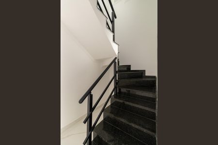 Casa à venda com 126m², 3 quartos e 2 vagasEscada