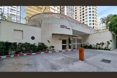 Apartamento para alugar com 179m², 3 quartos e 1 vagaFachada do Prédio (Alameda Santos)