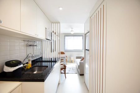 entrada de kitnet/studio para alugar com 1 quarto, 28m² em Pinheiros, São Paulo