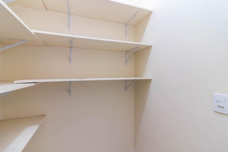 Apartamento à venda com 117m², 3 quartos e 3 vagas Apartamento à venda com 117m², 3 quartos e 3 vagasQuarto de Serviço