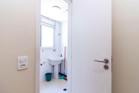 Apartamento à venda com 117m², 3 quartos e 3 vagas Apartamento à venda com 117m², 3 quartos e 3 vagasQuarto de Serviço