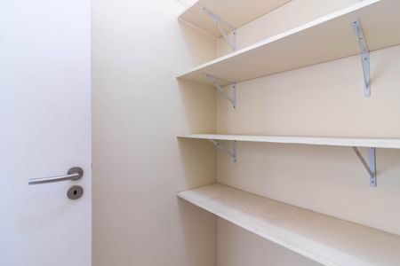 Apartamento à venda com 117m², 3 quartos e 3 vagas Apartamento à venda com 117m², 3 quartos e 3 vagasQuarto de Serviço